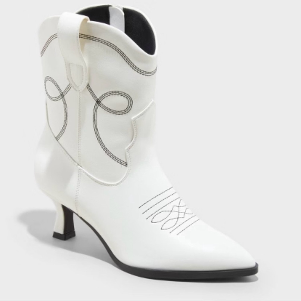 Universal Thread boot Jenson Western Cowboy
Boots off white Memory Foam Insole